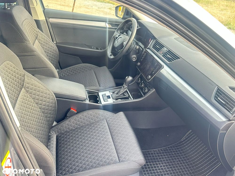 Skoda Superb 2.0 TDI DSG Ambition - 17