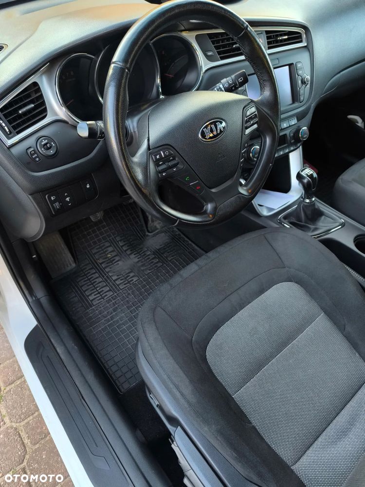 Kia Ceed 1.6 GDI L Business Line - 18