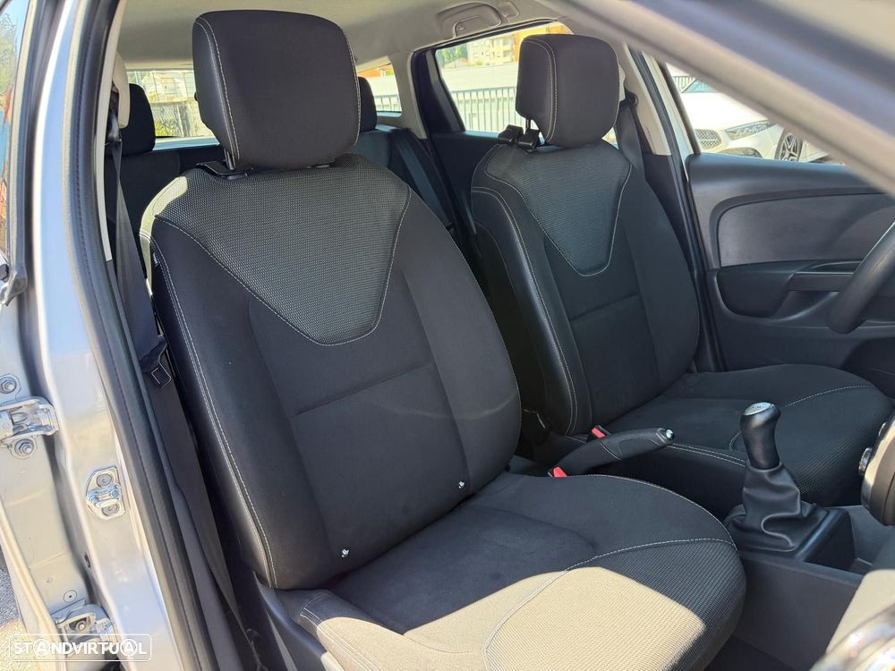 Renault Clio 0.9 TCe Limited - 17
