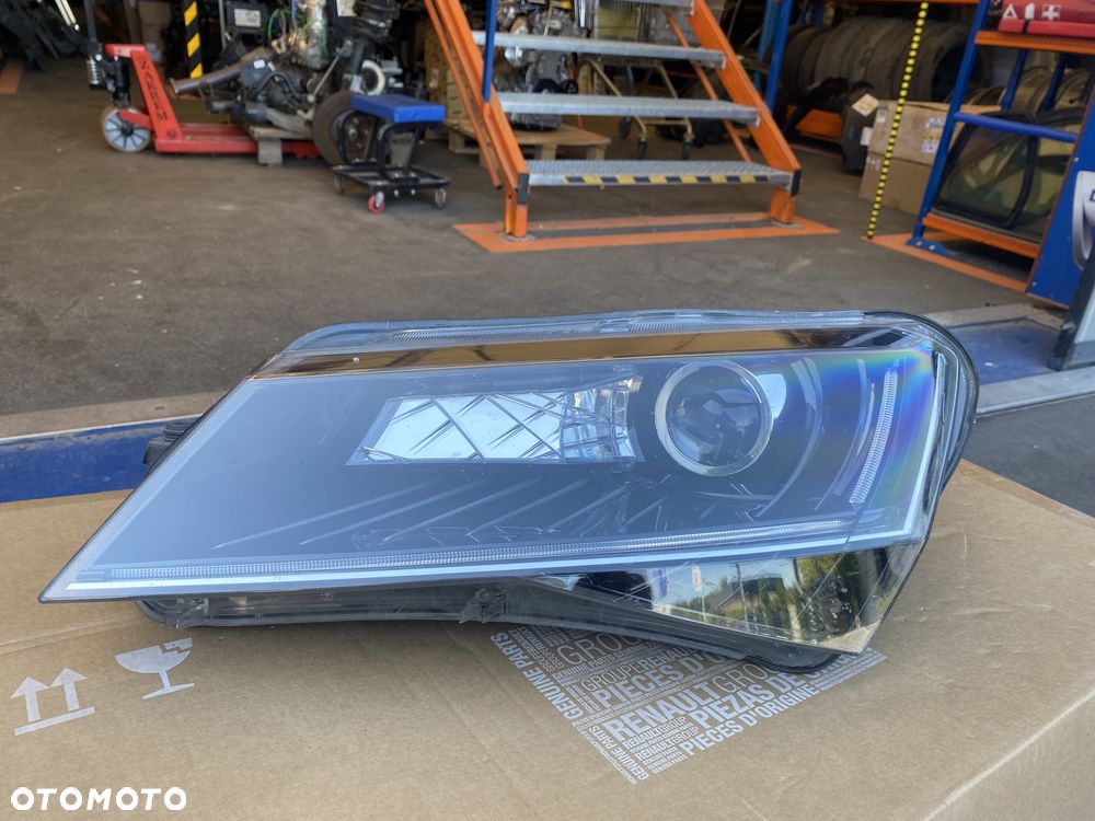Skoda Superb Super-b Super B III 3 lift fl  lampa przednia lewa lewy przód REFLEKTOR LEWY przedni PRZÓD bixenon biksenon bi xenon bi xenonowe  EUROPA 3V1941015A 3V1.941.015A  soczewka - 1