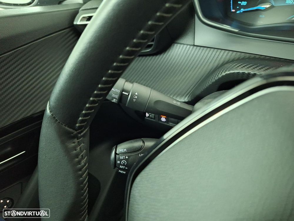 Peugeot e-2008 50 kWh Active - 19