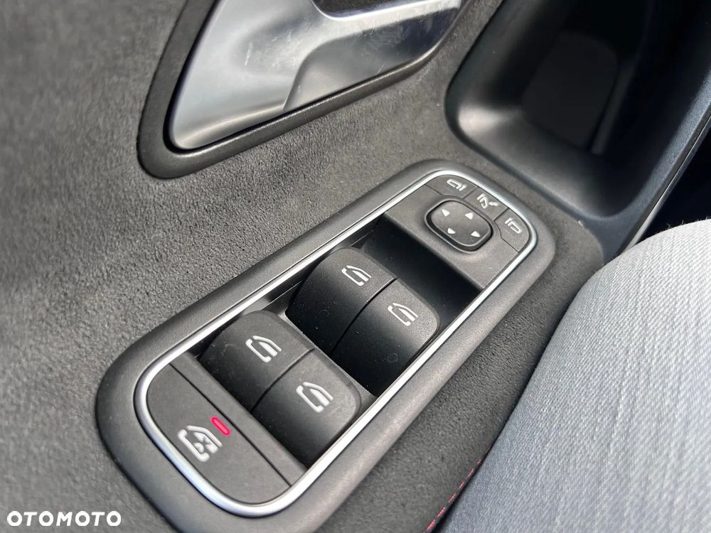 Mercedes-Benz Klasa A 200 AMG Line 7G-DCT - 18