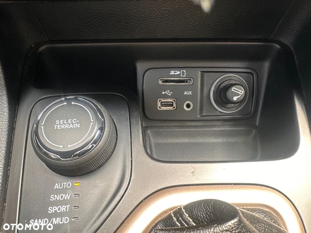 Jeep Cherokee 2.0 Multijet Sport - 32