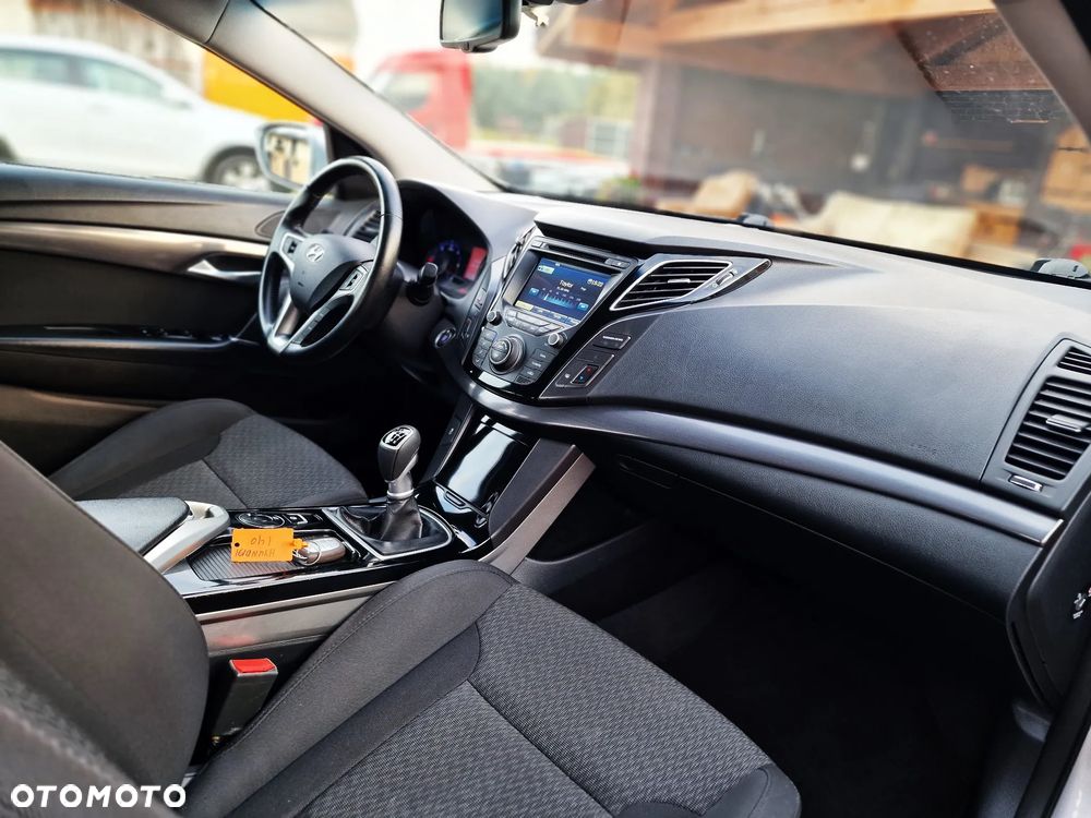 Hyundai i40 1.7 CRDi Comfort + - 30