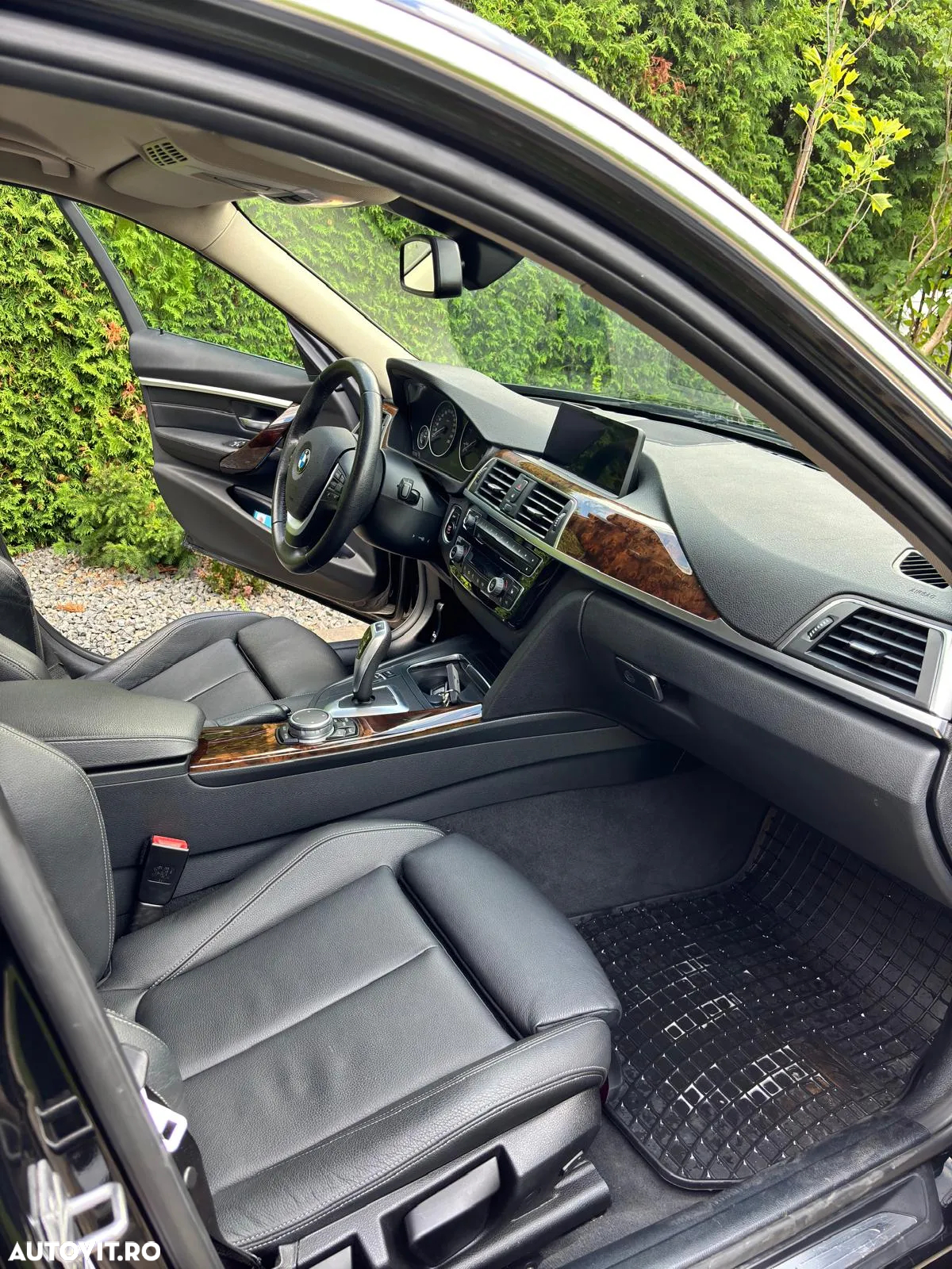 BMW Seria 3 320d Aut. Luxury Line - 8