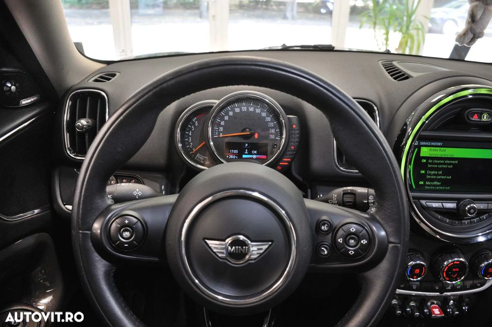 Mini Countryman - 16