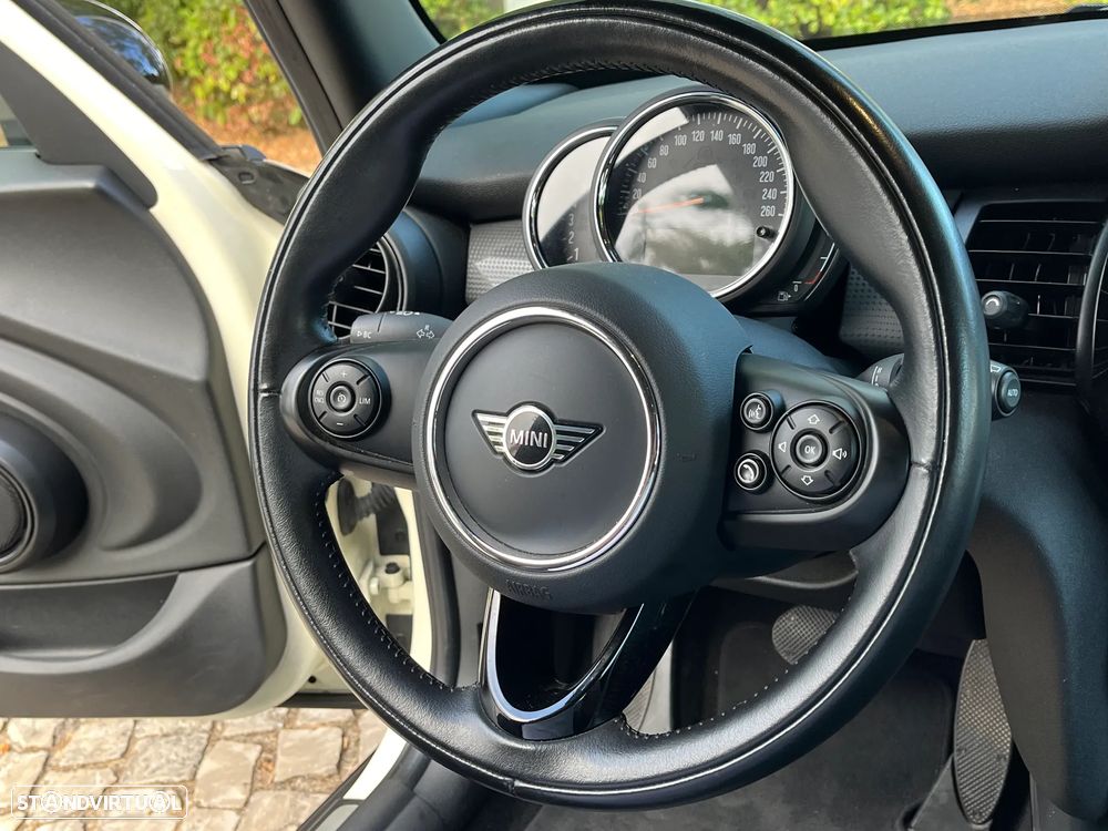 MINI 5 Portas Cooper D Auto - 20