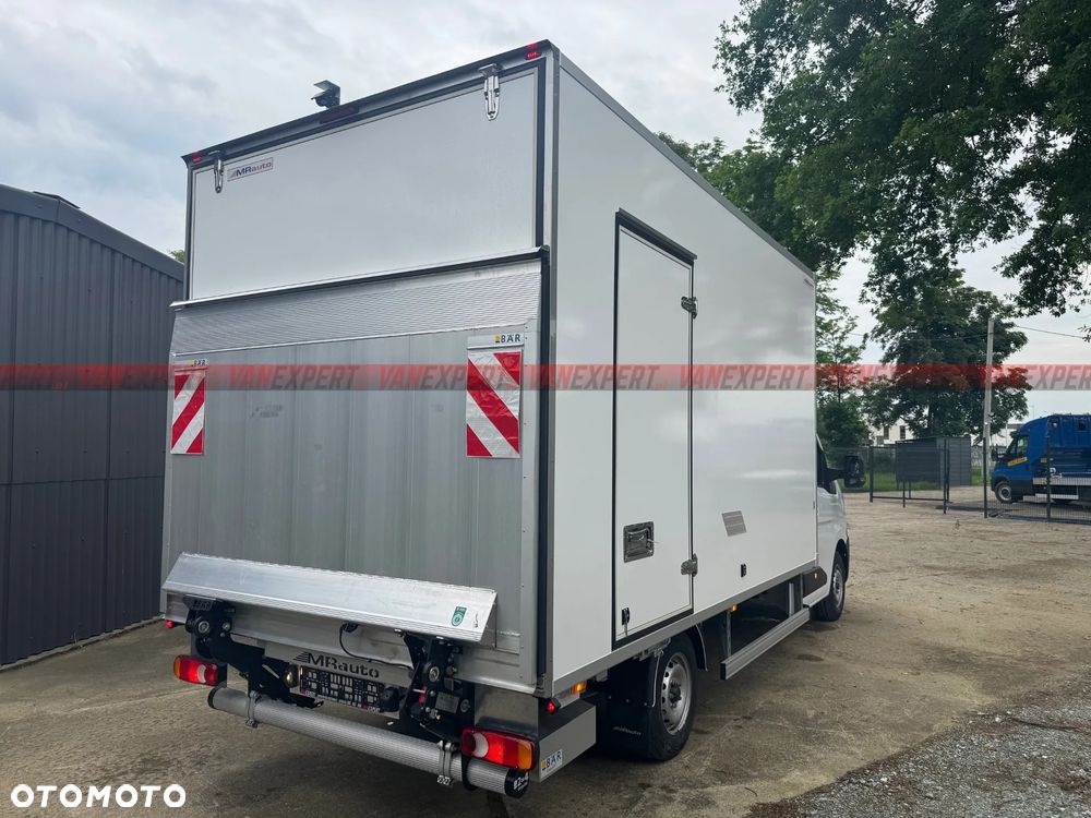 Renault MASTER AUTOMAT Kontener + Winda 750KG - 30