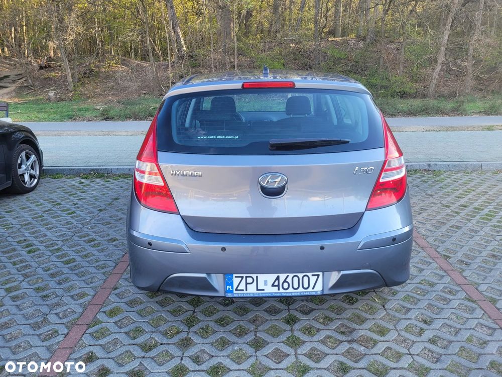 Hyundai i30 1.4 Base + - 5