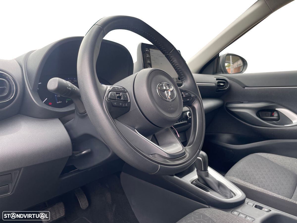 Toyota Yaris Cross - 12