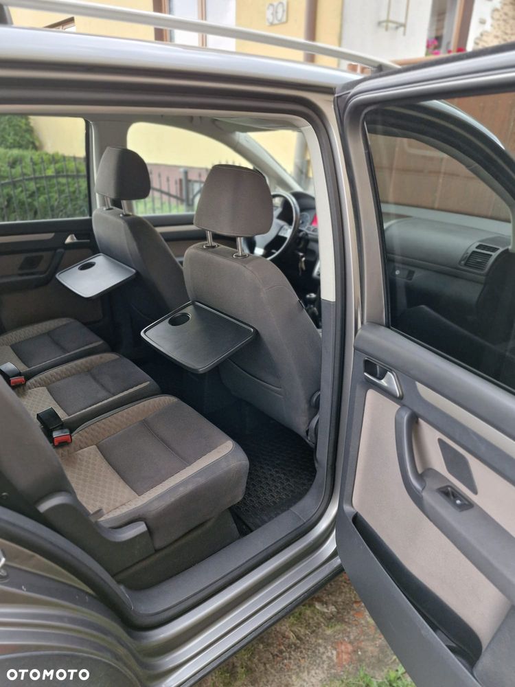 Volkswagen Touran 2.0 TDI DPF Cross - 15