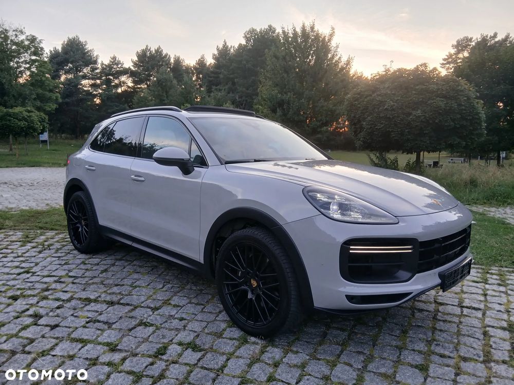 Porsche Cayenne - 2