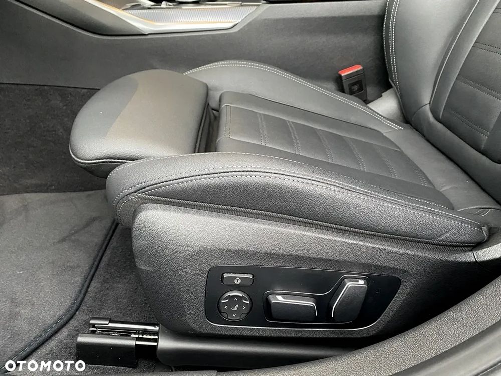 BMW Seria 3 M340d xDrive - 23