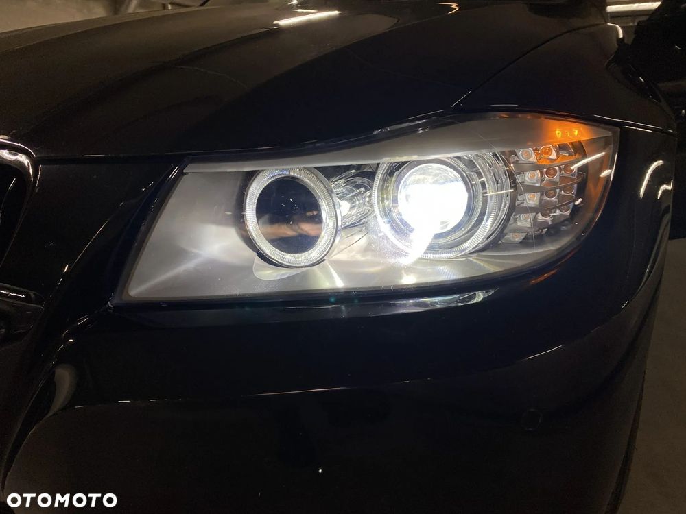 BMW Seria 3 320i - 23