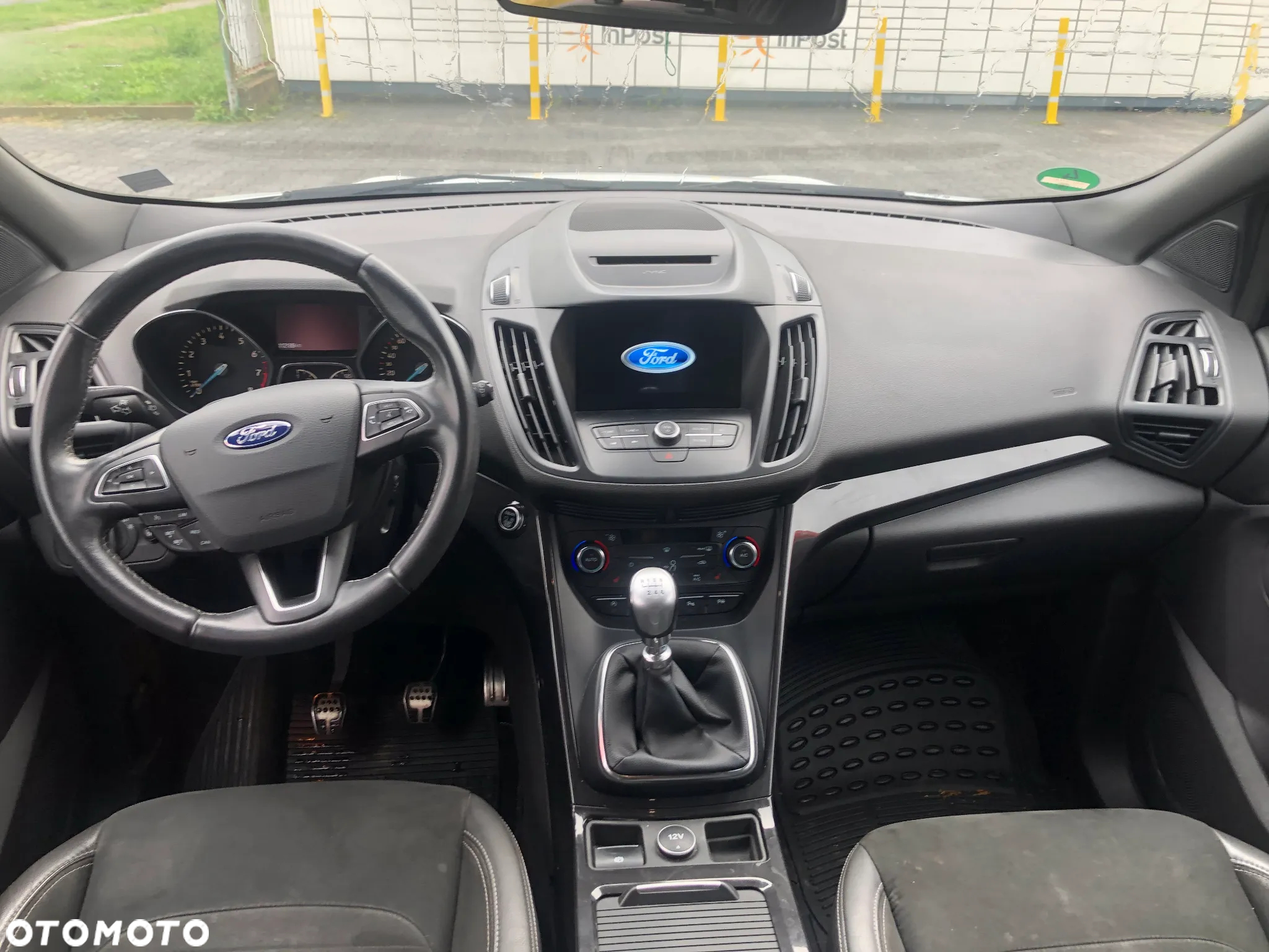Ford Kuga 1.5 EcoBoost 2x4 ST-Line - 12