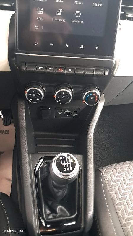 Renault Clio 1.0 TCe Evolution - 28