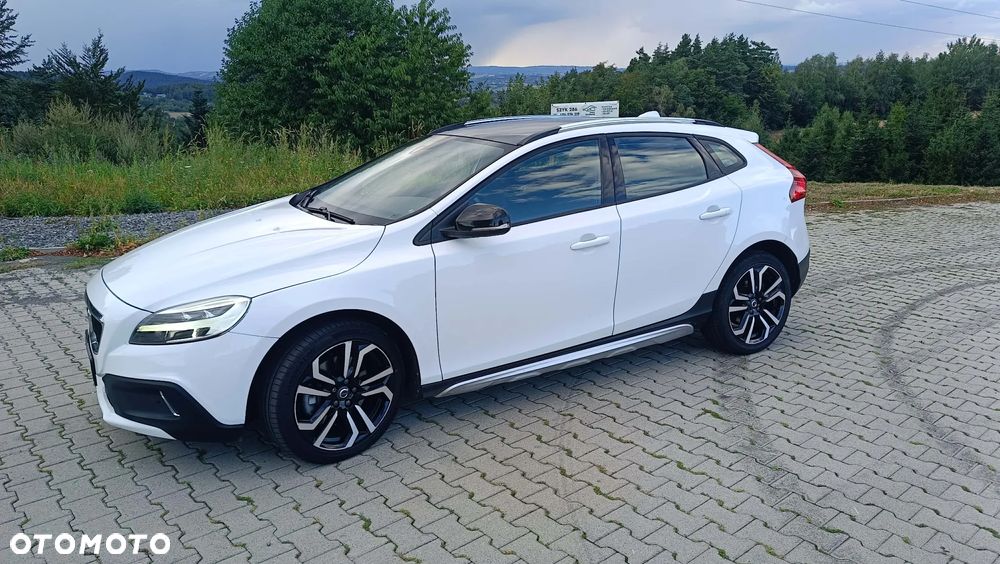 Volvo V40 2018 photo 2