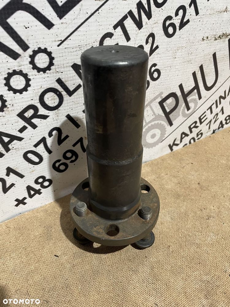 John Deere 5065M 5070M 5080M - piasta 10F702 - 1
