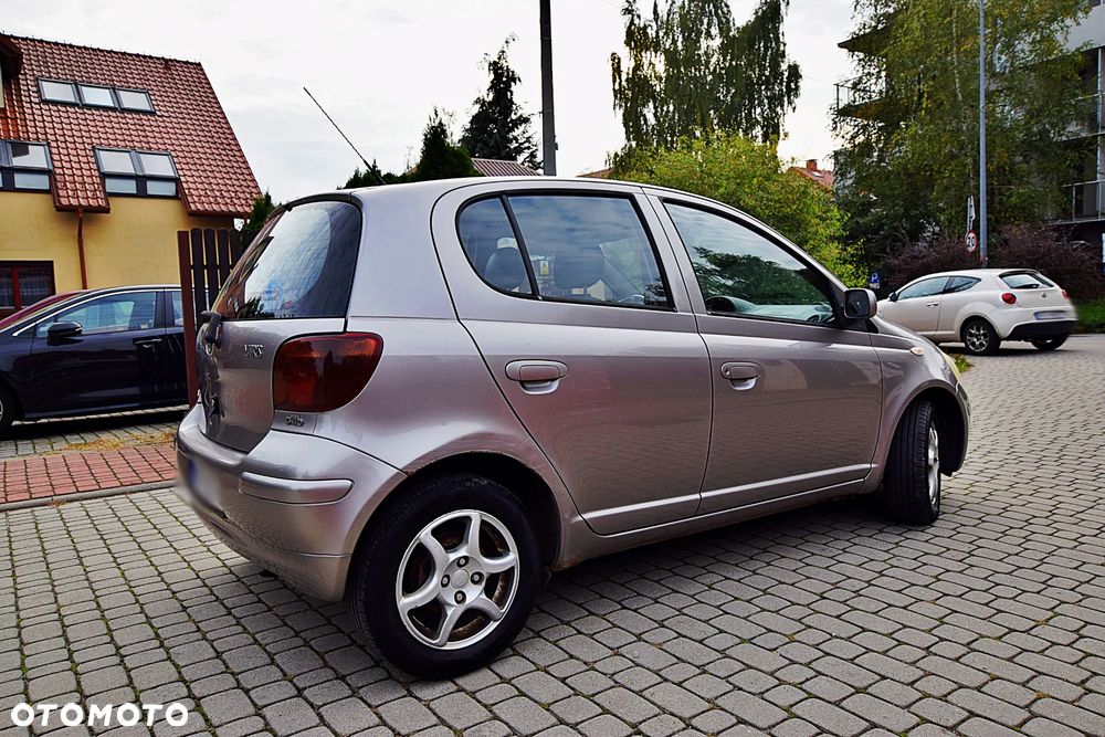 Toyota Yaris 1.4 D-4D Sol - 4