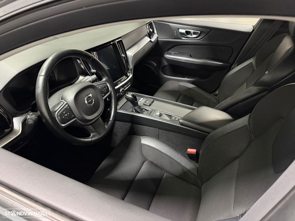 Volvo V60 2.0 D3 Momentum - 21