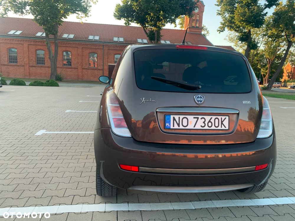 Lancia Ypsilon 1.4 16V Versus (4 os.) - 2