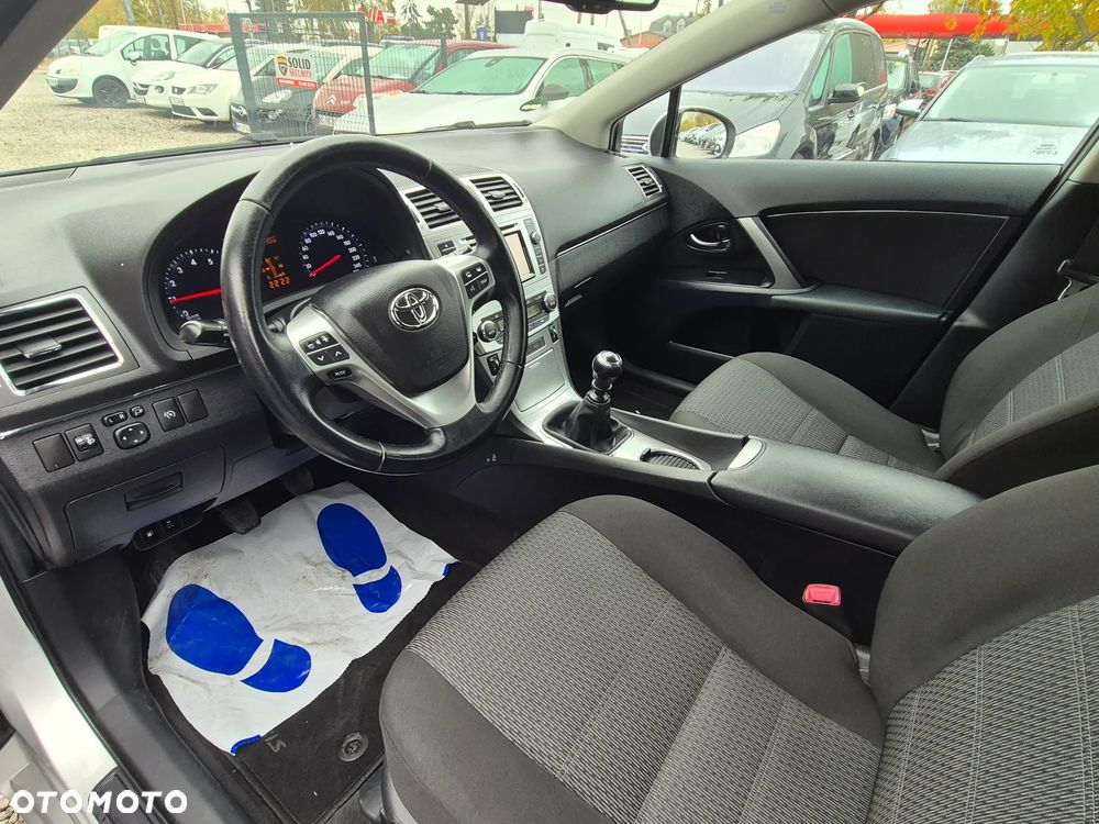 Toyota Avensis Touring Sports 1.8 Comfort - 26
