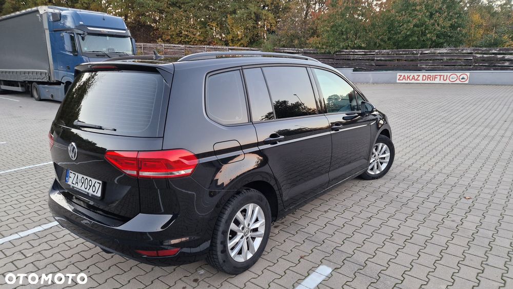 Volkswagen Touran 1.5 TSI ACT OPF Highline - 4