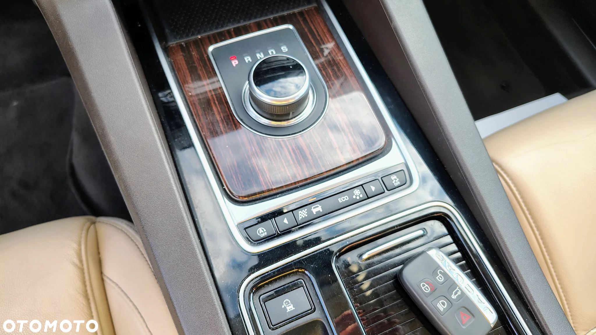 Jaguar F-Pace - 19