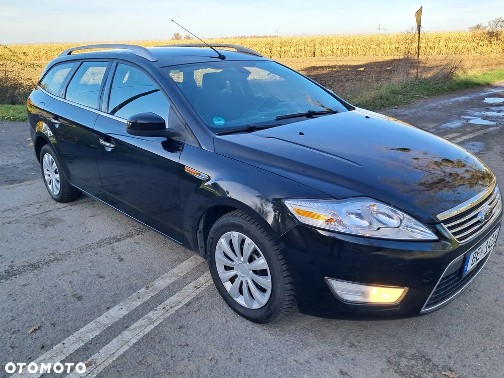 Ford Mondeo 2.0 Ghia - 11