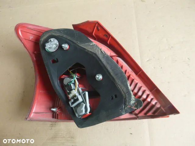 LAMPA PRAWY TYŁ PRAWA TYLNA TOYOTA YARIS II 5D 05-09 - 7