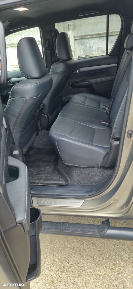 Toyota Hilux 2.8D 204CP 4x4 Double Cab AT Invincible Color Edition - 6