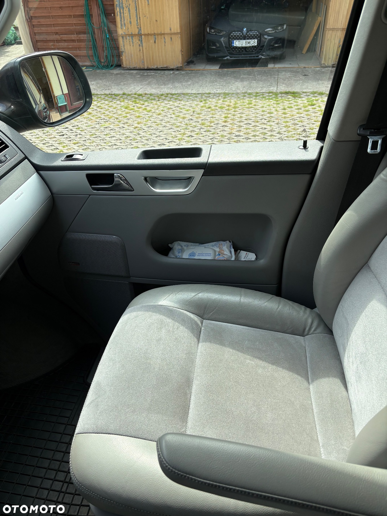 Volkswagen Multivan - 8