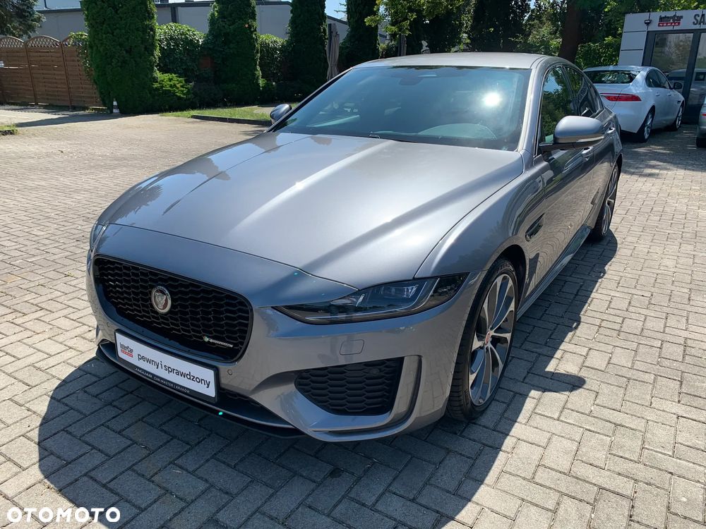 Jaguar XE 2.0 D200 mHEV AWD R-Dynamic SE - 3