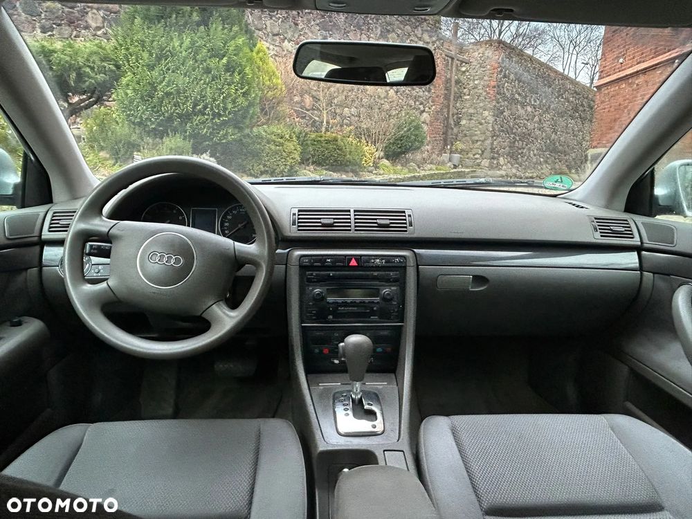 Audi A4 Limousine - 7