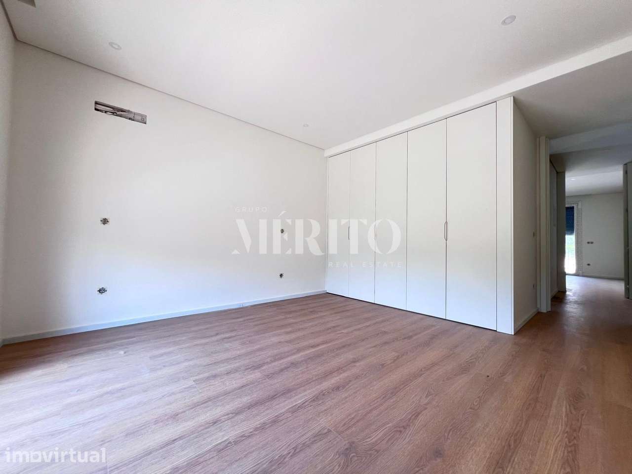 Moradia Geminada T4 com duas Suites - Grande imagem: 4/24