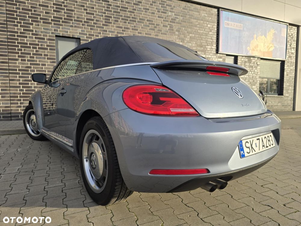 Volkswagen New Beetle - 12