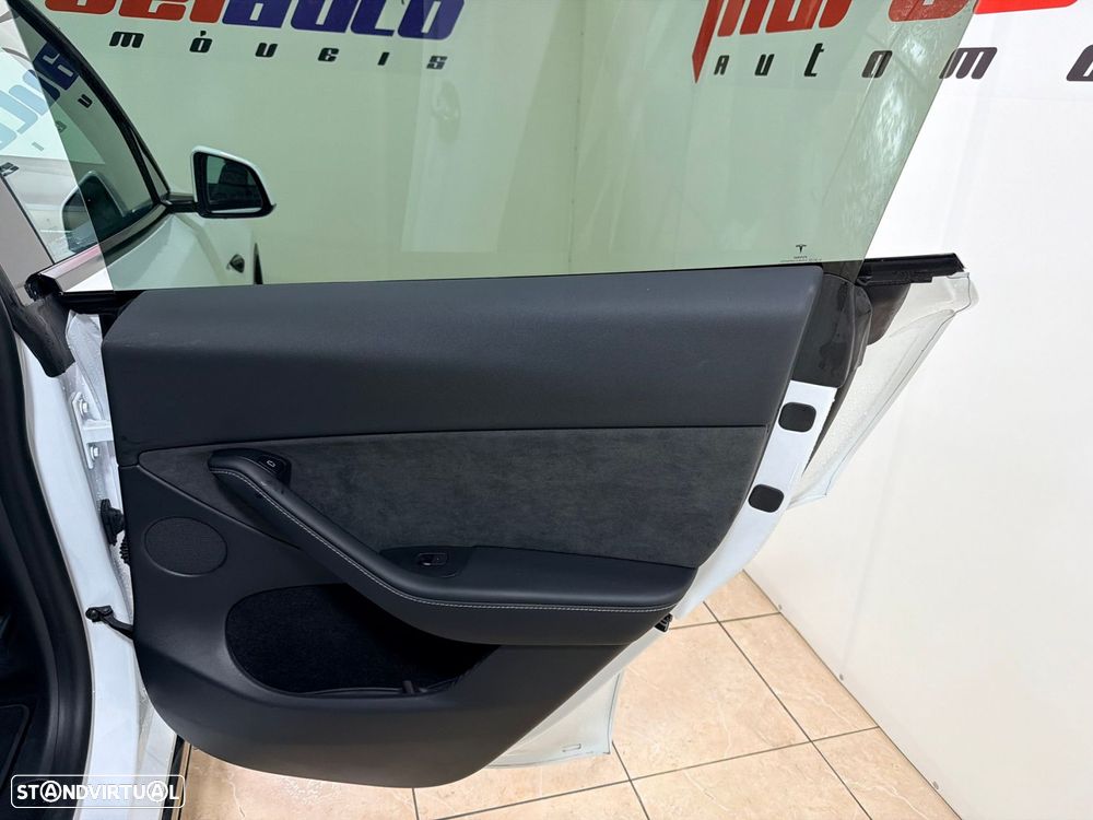Tesla Model Y Tração Traseira - 36
