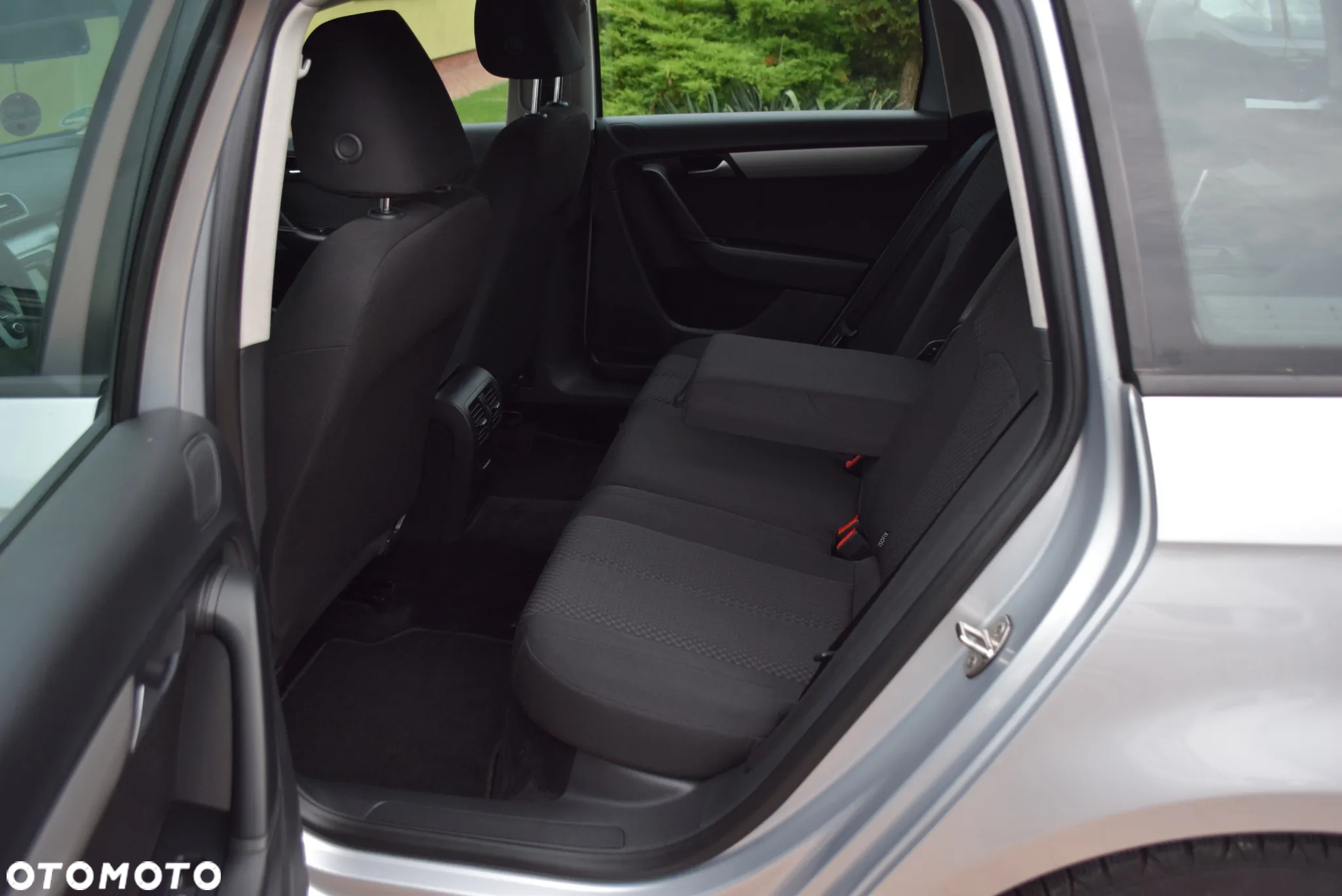 Volkswagen Passat Variant 2.0 Blue TDI SCR Comfortline - 16