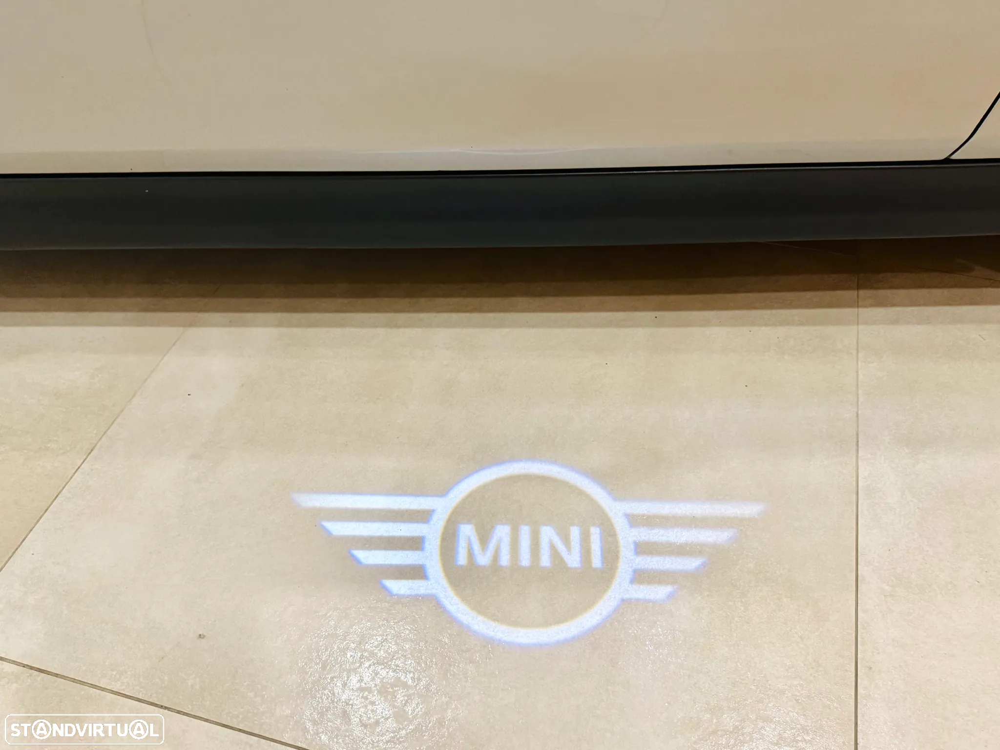 MINI 3 Portas Cooper SE Premium Extra Essential - 14