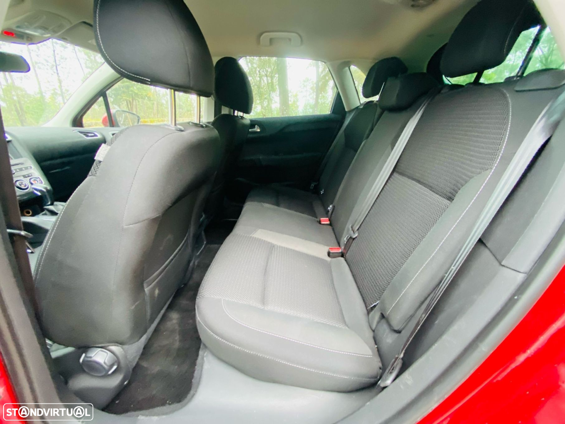 Citroën C4 1.6 BlueHDi Feel EAT6 - 28