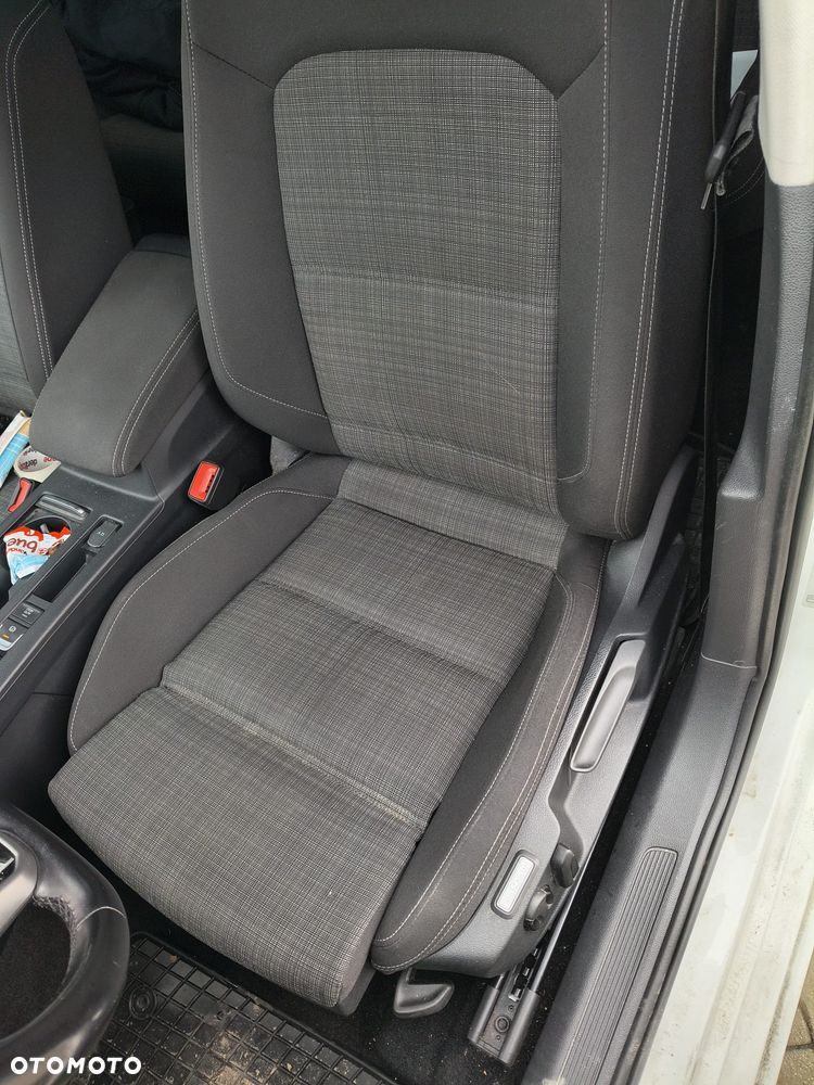Volkswagen Passat - 13