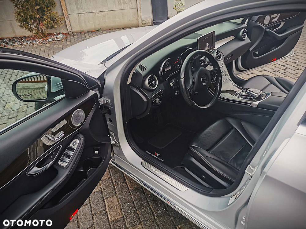 Mercedes-Benz Klasa C 300 7G-TRONIC - 9