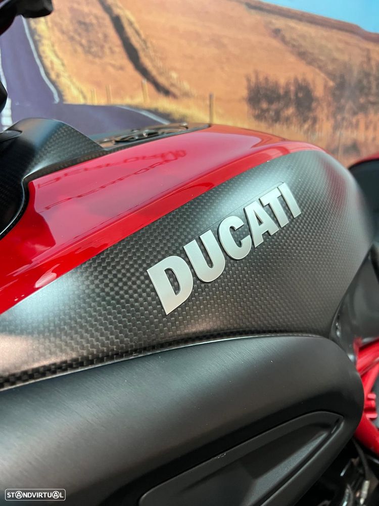 Ducati Diavel Carbon - 16