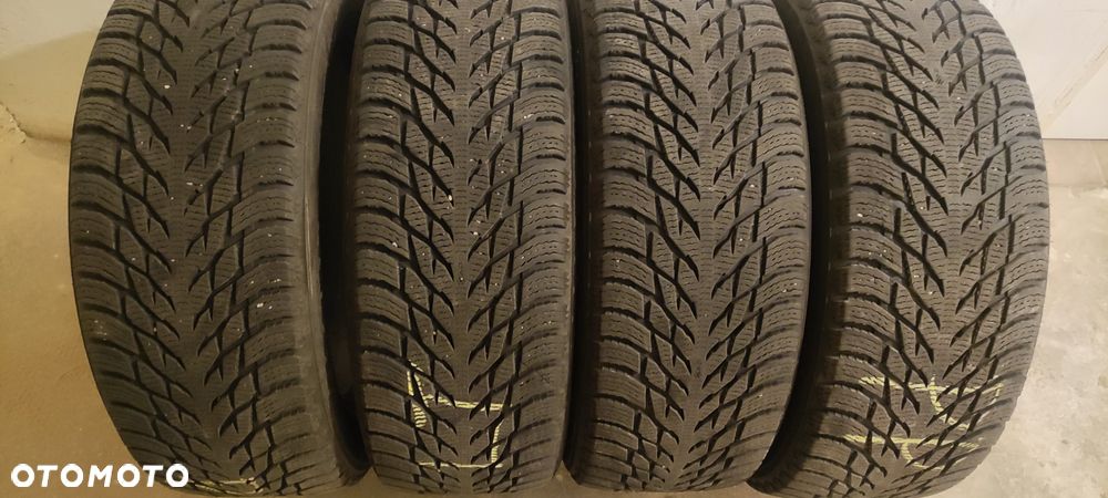 NOKYAN TYRES 225/55/18 - 6