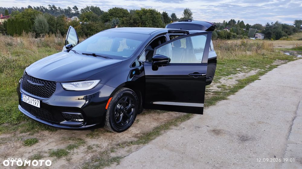 Chrysler Pacifica - 22
