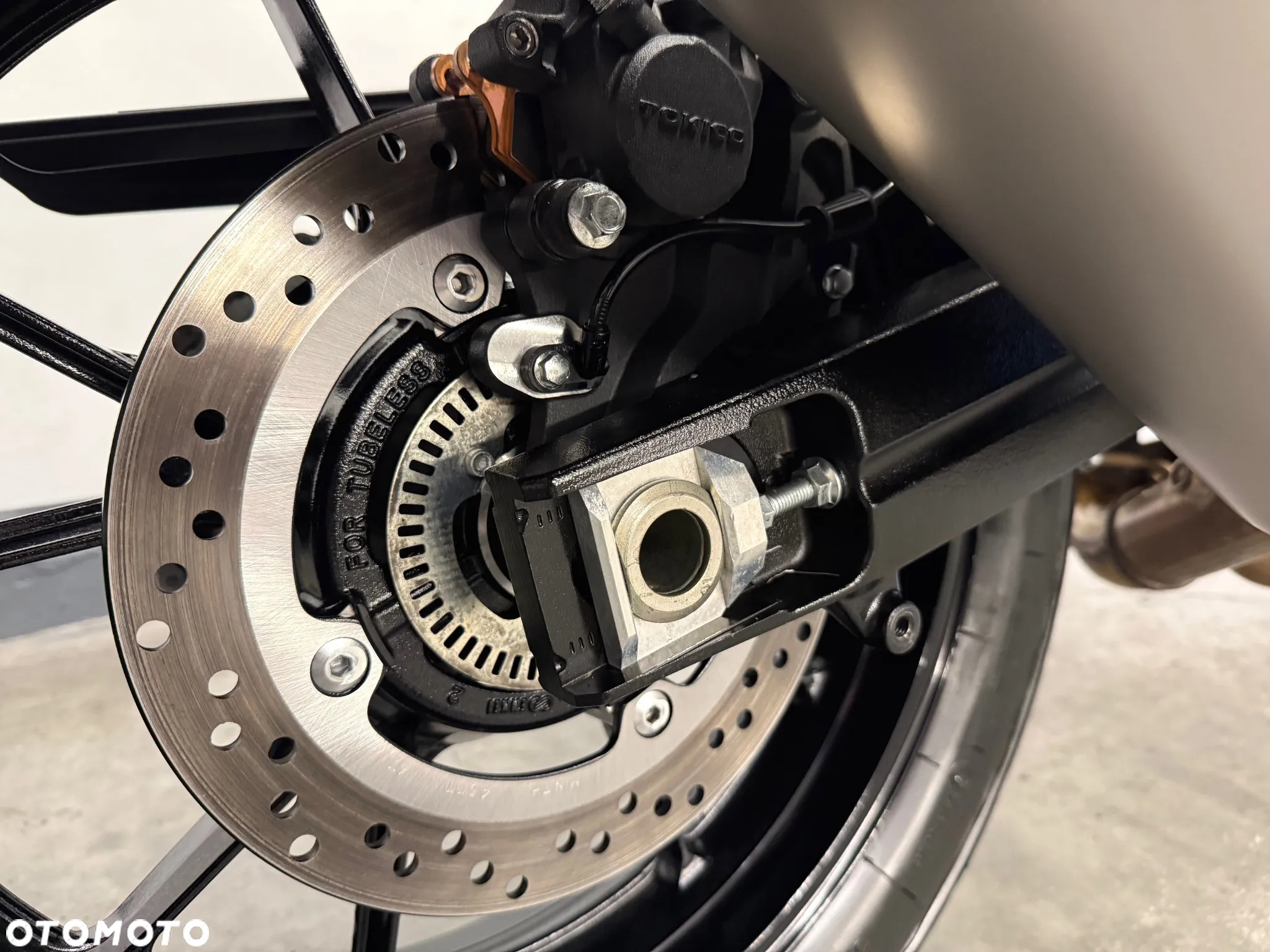 Suzuki V-STROM - 12
