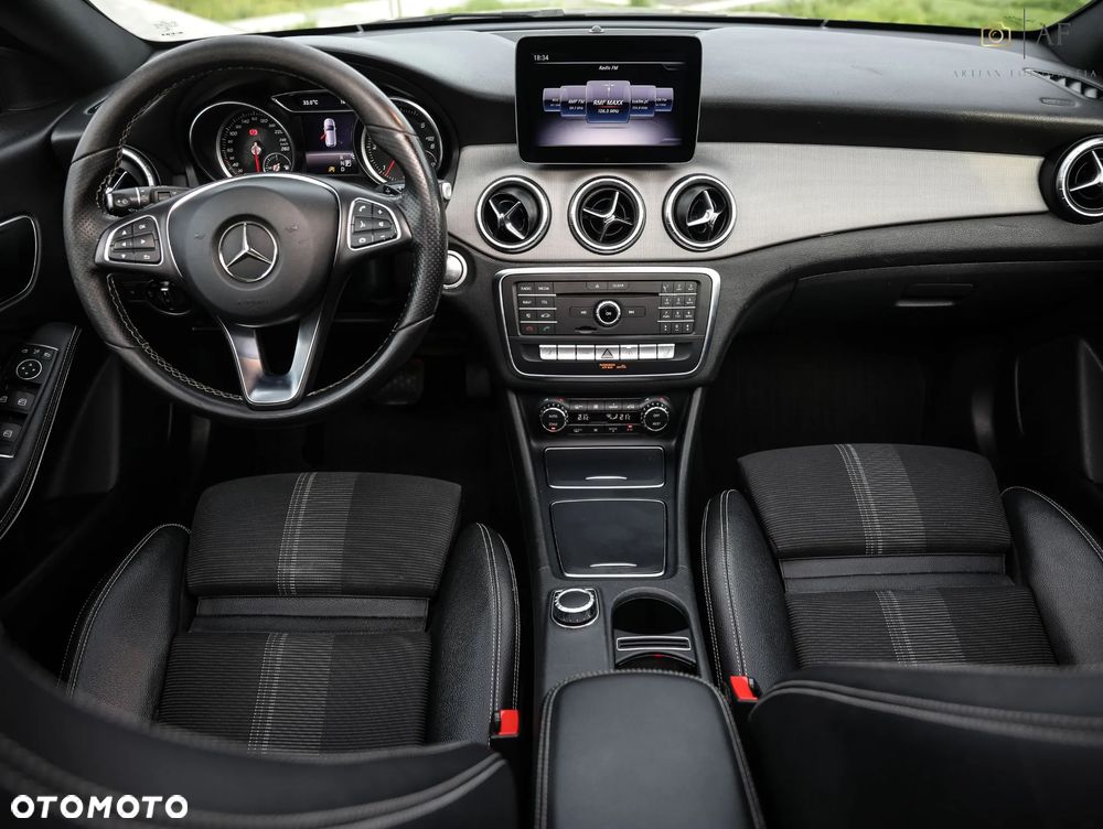 Mercedes-Benz CLA 200 d 7G-DCT - 22