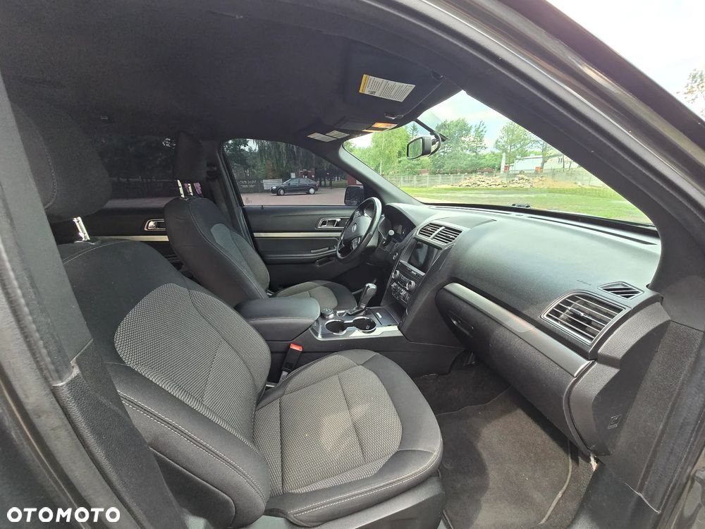 Ford Explorer - 28
