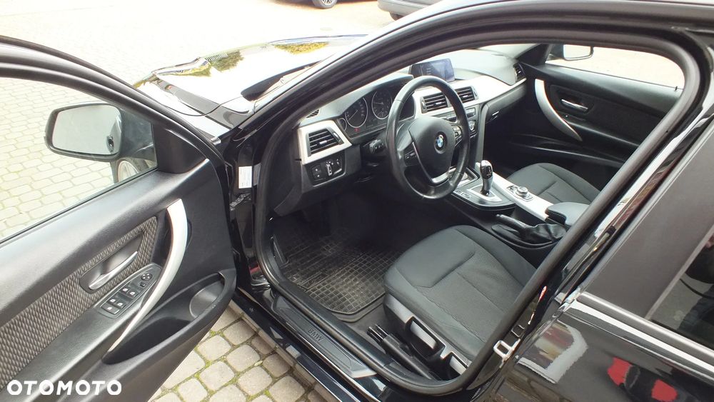 BMW Seria 3 318d - 5