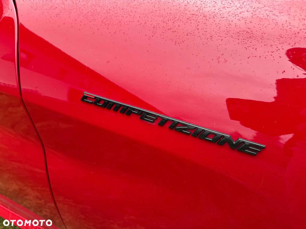 Alfa Romeo Giulia 2.0 Turbo Competizione Q4 - 5